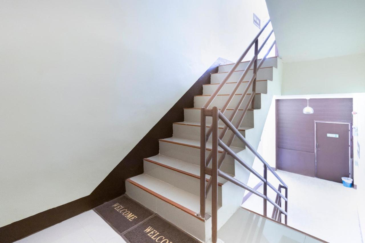 Oyo 632 Thanagrit Apartelle Tha Mai Екстериор снимка